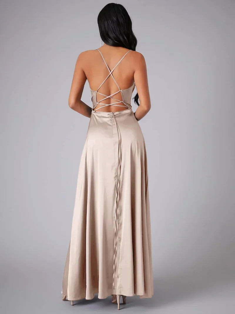 Julija | Maxikleid mit fließendem Seidenmuster und elegantem Rücken