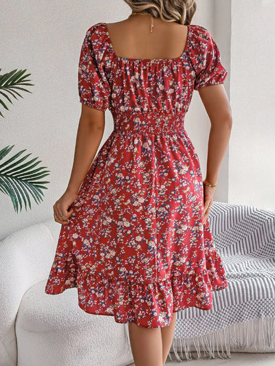 Salvora – Elegantes Kleid mit Blumenmuster und quadratischem Ausschnitt