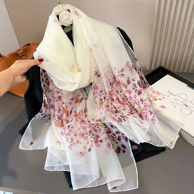 Matilda | Seidenschal mit elegantem Design und weicher Textur für kalte Tage (Saison 4)