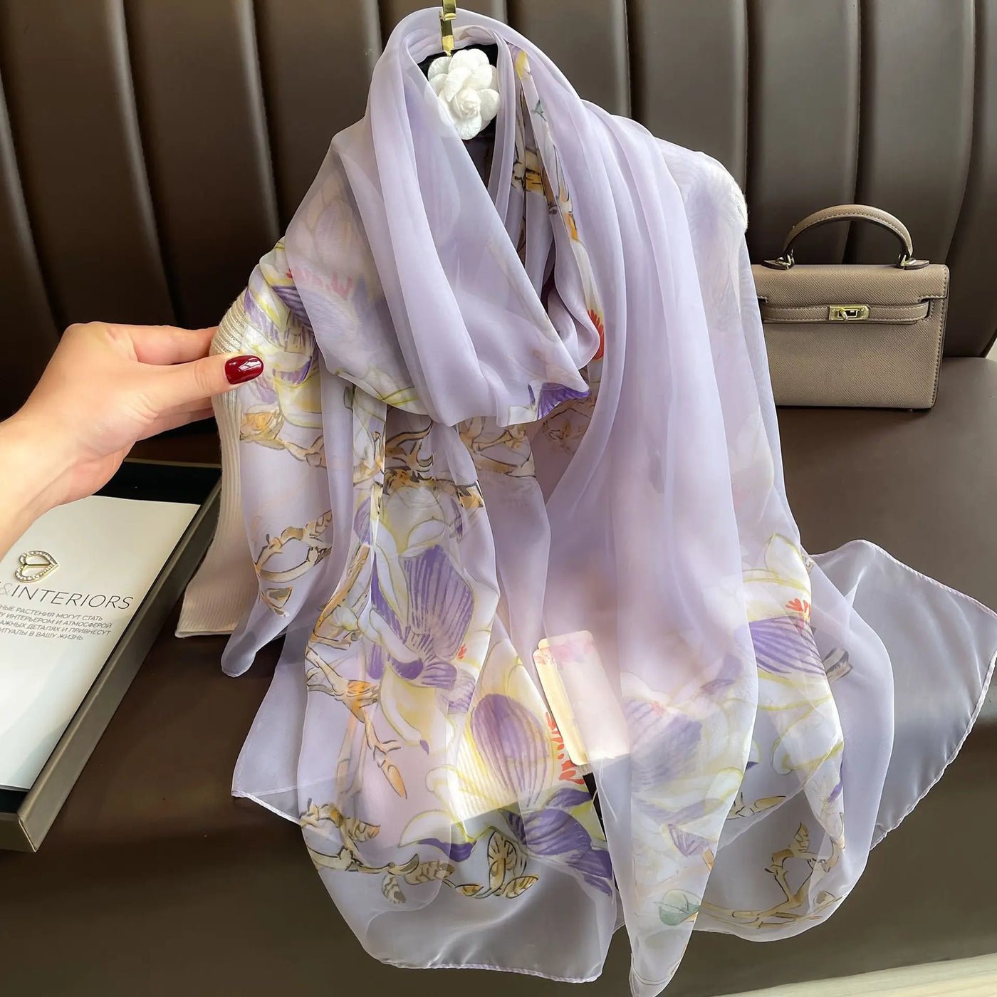 Matilda | Seidenschal mit elegantem Design und weicher Textur für kalte Tage (Saison 2)