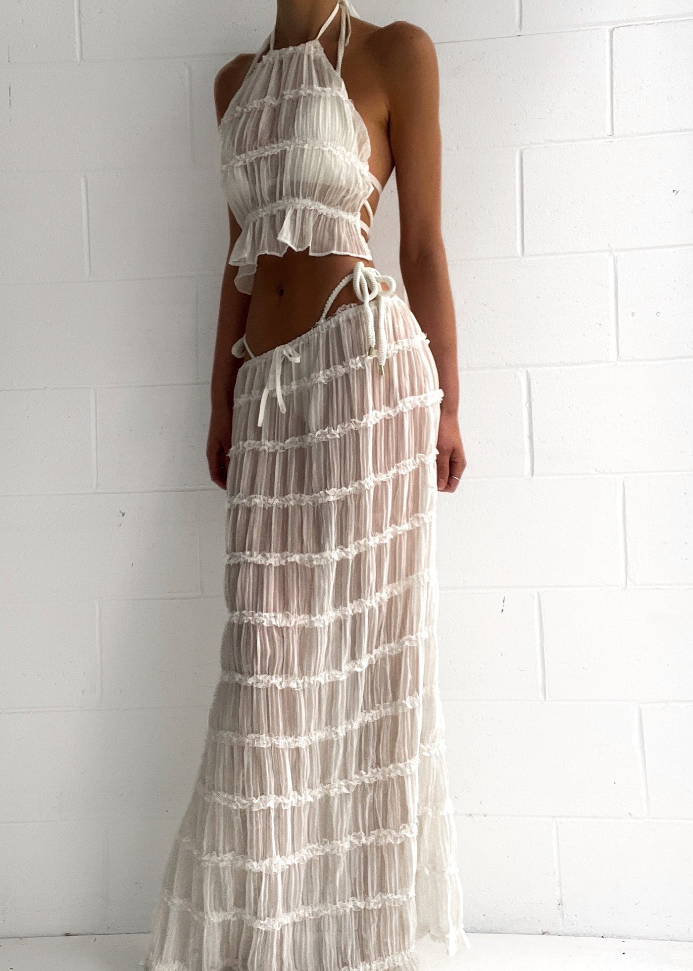 Transparentes Zweiteiler-Set | Halterneck-Top & Maxirock | Luftige Eleganz