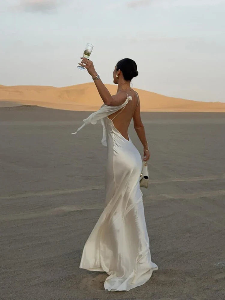 Abendkleid | Drapierter Ausschnitt | Elegante Silhouette