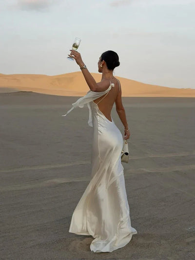 Abendkleid | Drapierter Ausschnitt | Elegante Silhouette
