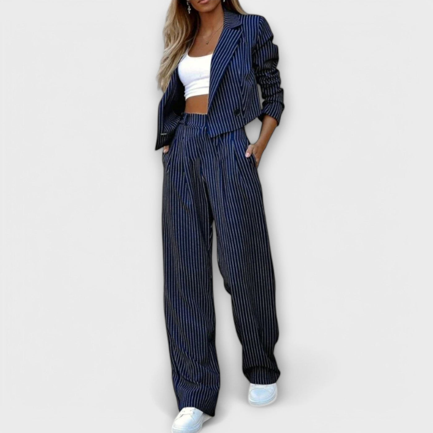 Ernora – Zweiteiler mit Blazer und Streifenmuster