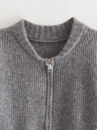 Lorna | Gerippte Rundhals-Strickjacke mit Reißverschluss