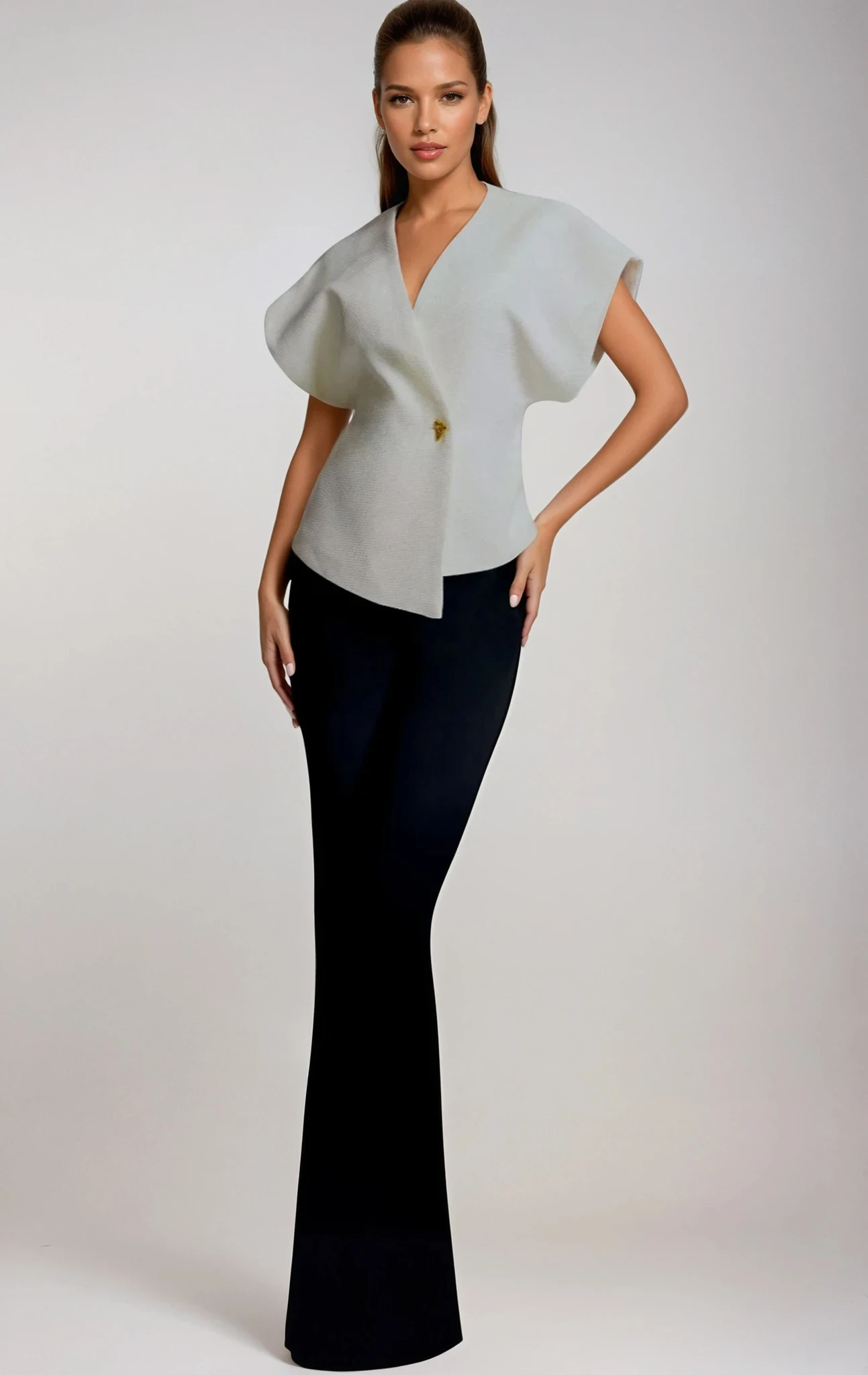 NERINA – V-Ausschnitt Bluse mit Knopfdetails