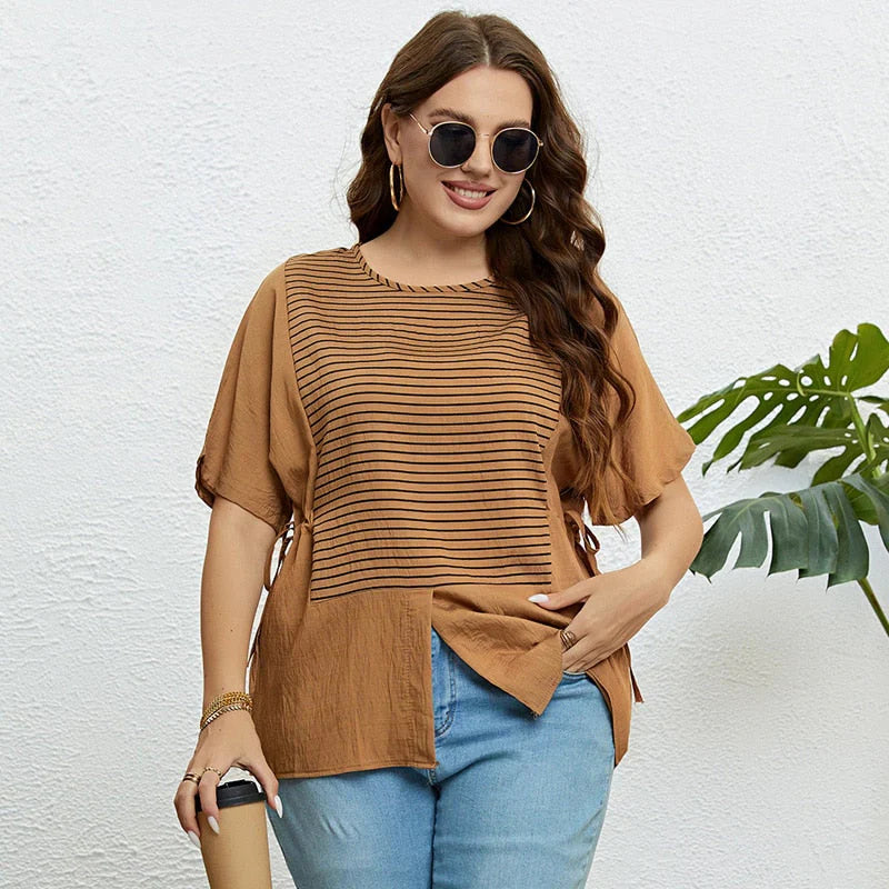 Melba |  Kreatives Knoten-Kunstwerk Gestreiftes Sommer-T-Shirt
