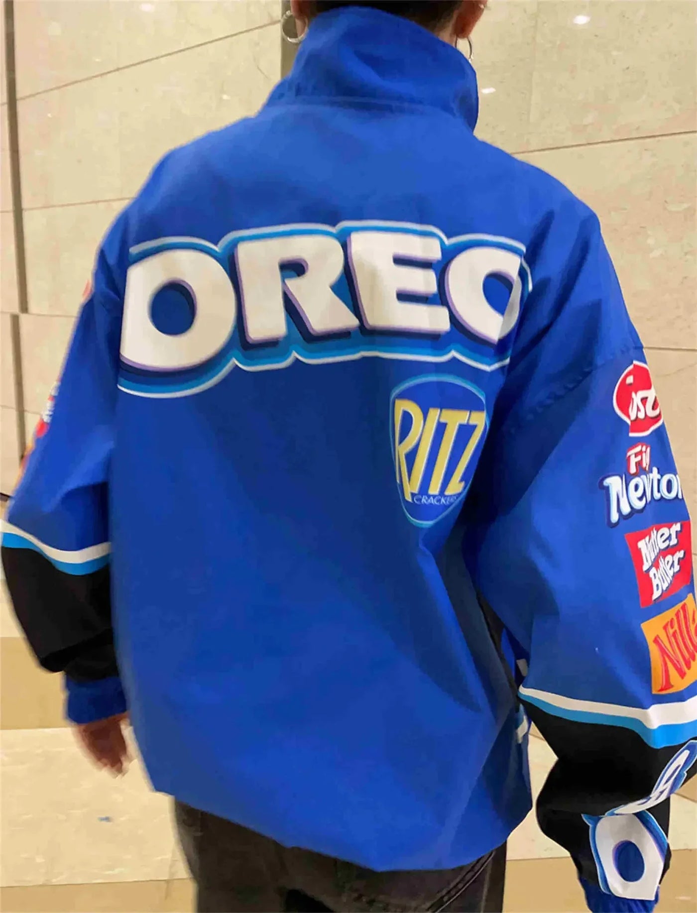 Freya | Varsity-Rennjacke mit Sponsor-Prints