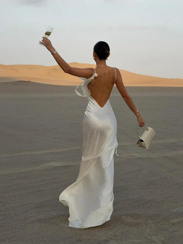 Abendkleid | Drapierter Ausschnitt | Elegante Silhouette