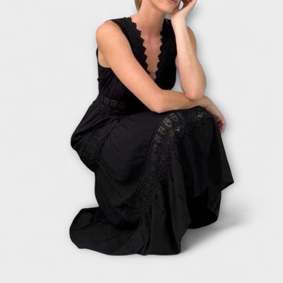 Aurélie - Elegantes Spitzenkleid mit V-Ausschnitt