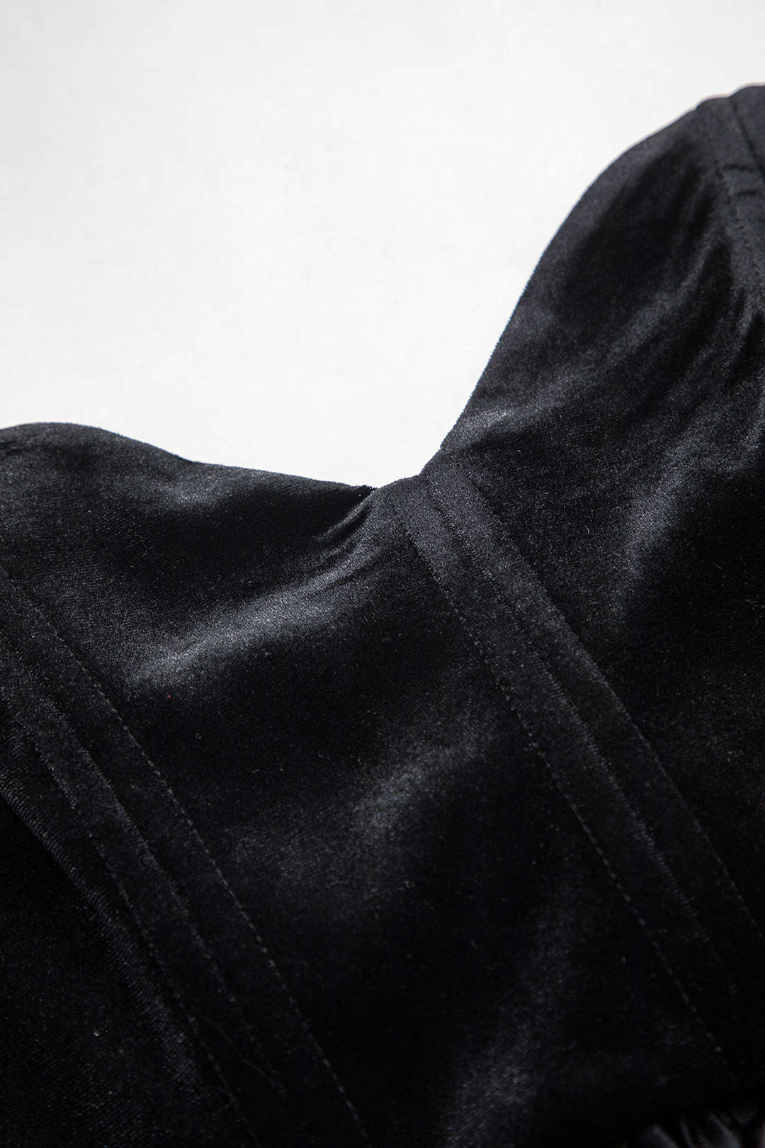 Jennifer | Corsagen-Top mit Herz-Ausschnitt und voluminösem Satin-Peplum