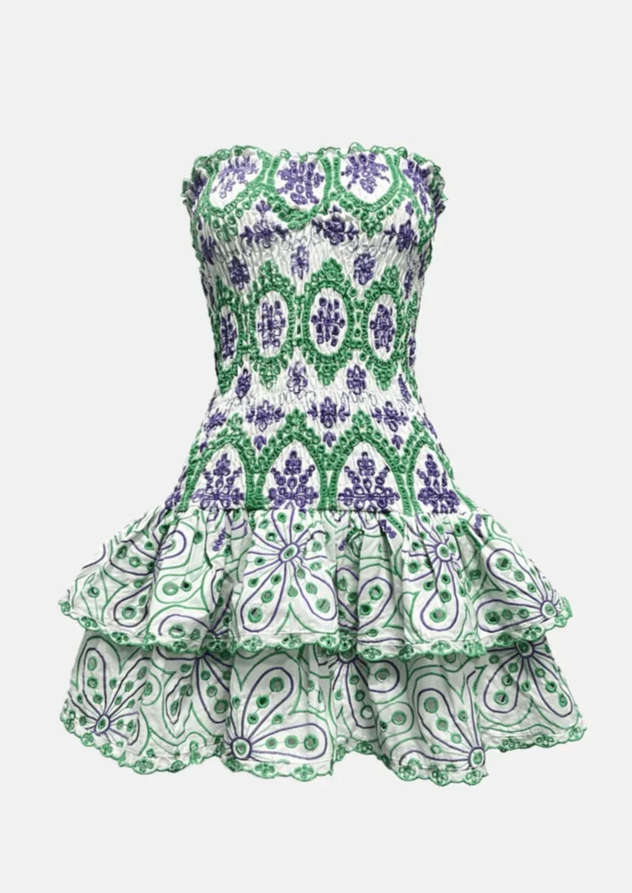 Schulterfreies Minikleid | Stickereidetails & Rüschensaum | Verspielte Eleganz