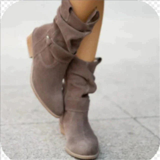 Avelena | Kurze Stiefel mit Niedrigen Absätzen
