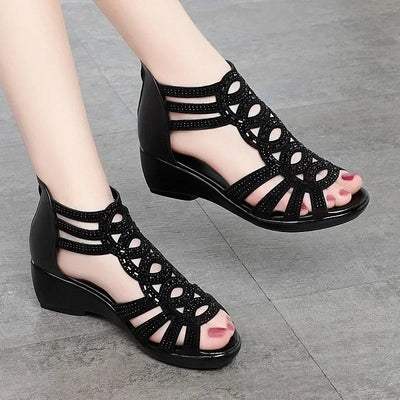 Ellora – Glitzernde Keilsandalen