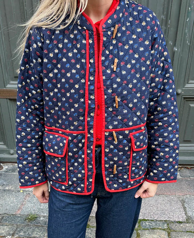 PATCHWORK-JACKE MIT BLUMENDRUCK VON AMY