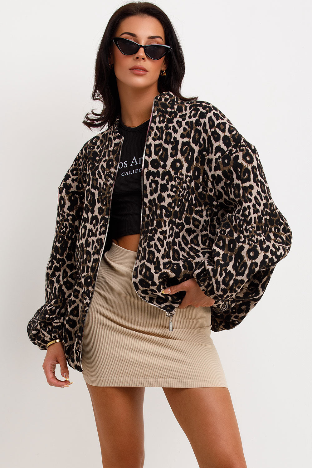 Oversized-Bomberjacke | Reißverschluss & Statement-Print | Modische Coolness