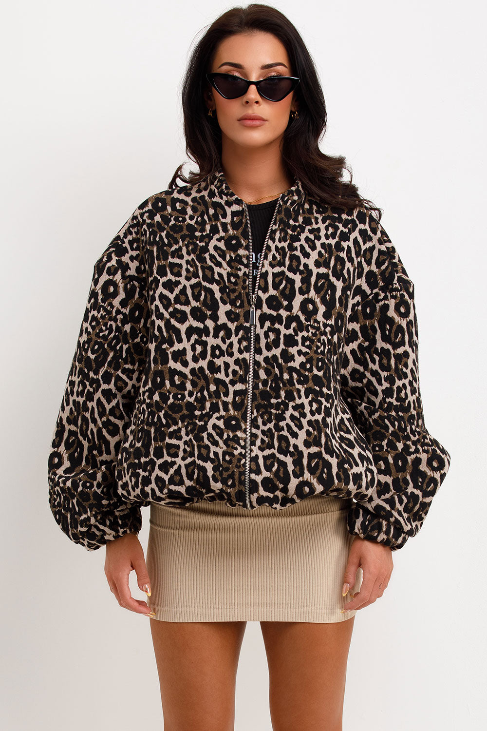 Oversized-Bomberjacke | Reißverschluss & Statement-Print | Modische Coolness