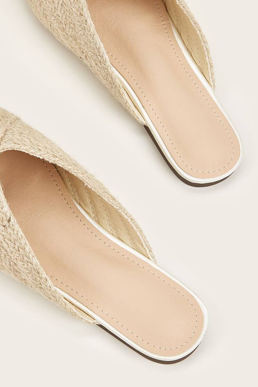 Trendige Espadrille-Mules mit Spitze