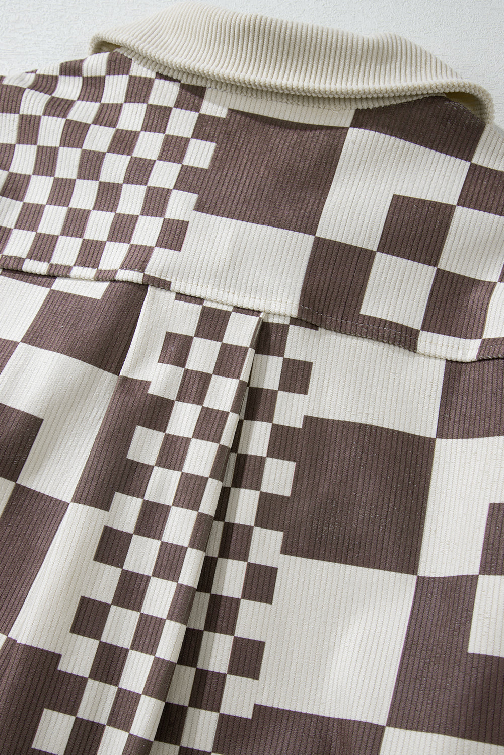 Karierte Oversized-Hemdjacke | Cord-Textur | Retro-Chic