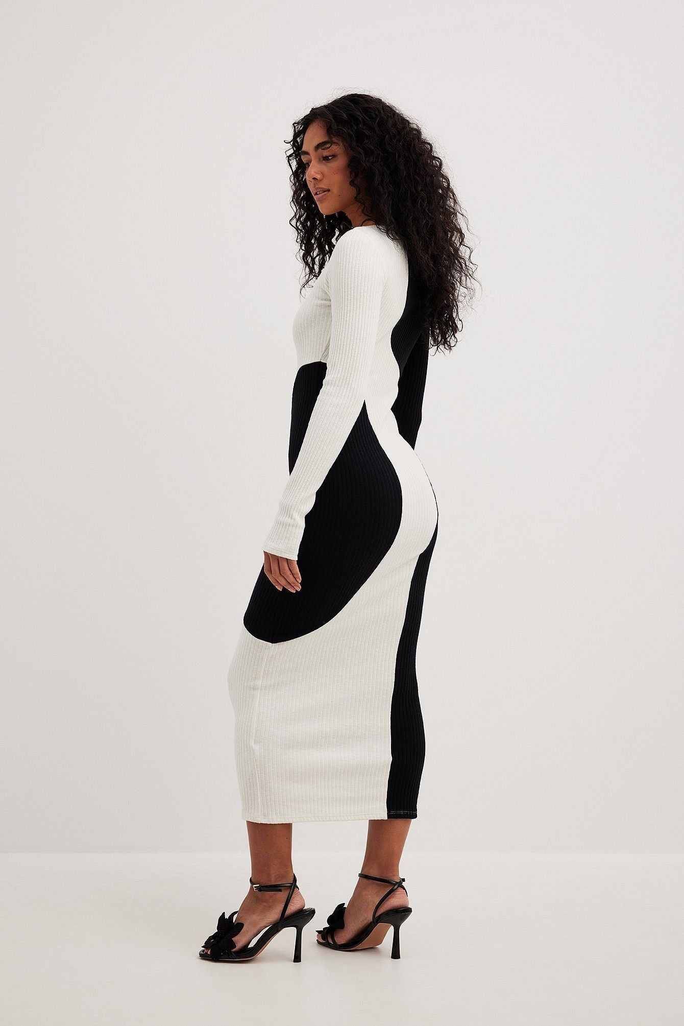 Avelena | Kontrast-Strick-Midikleid
