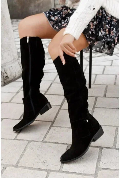 Kniehohe Stiefel | Veloursleder-Optik & Raffinierte Details | Femininer Chic