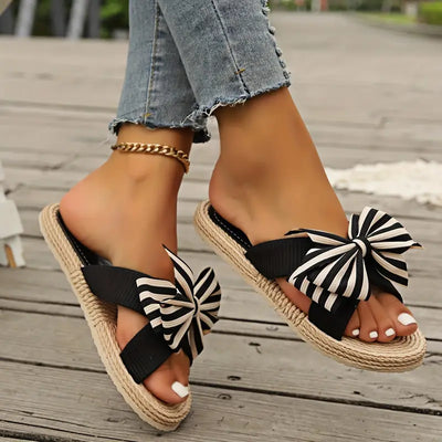 Sonja – Verspielte Slipper mit Schleife