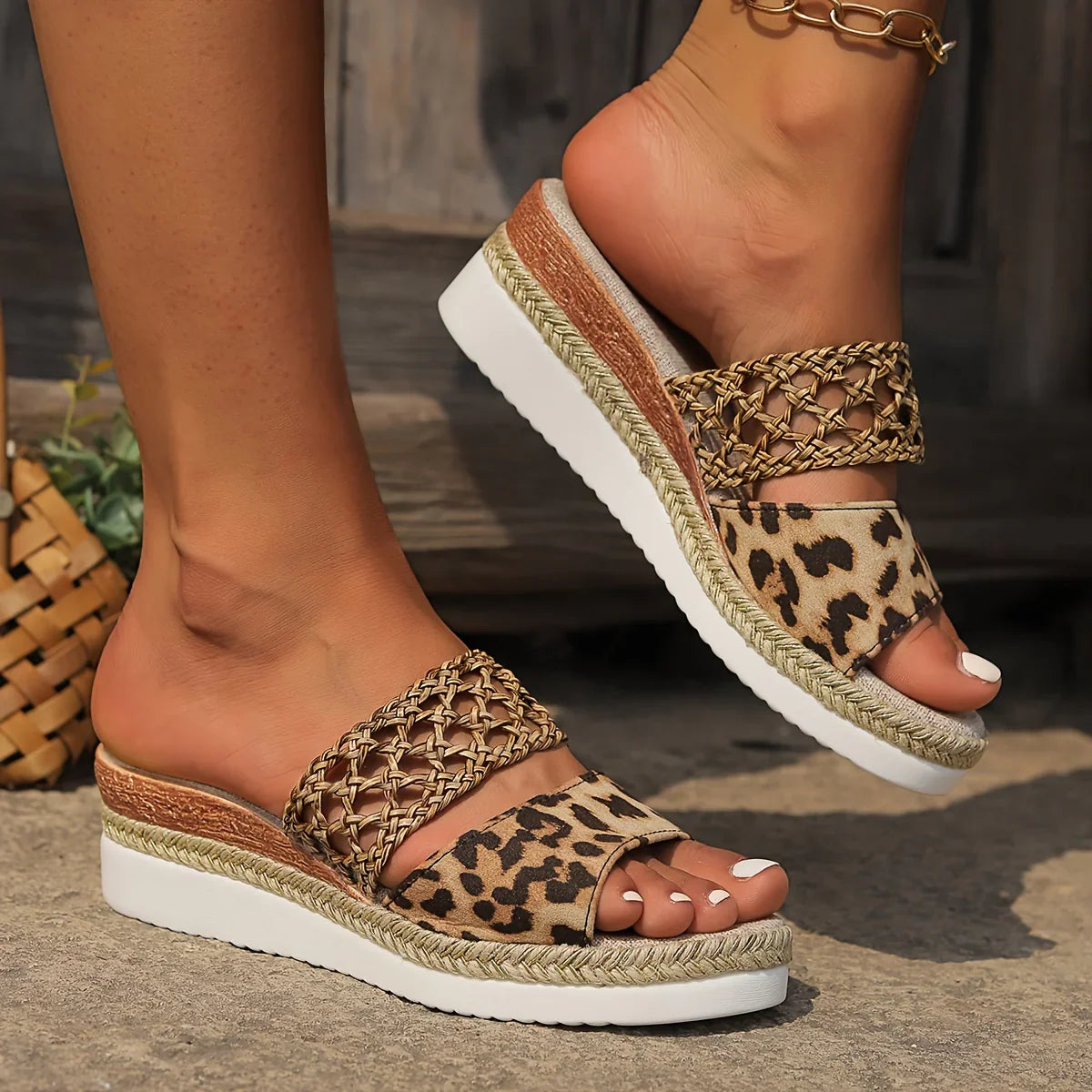 Mirelda – Stilvolle Sandalen mit offener Zehenpartie und gewebter Sohle