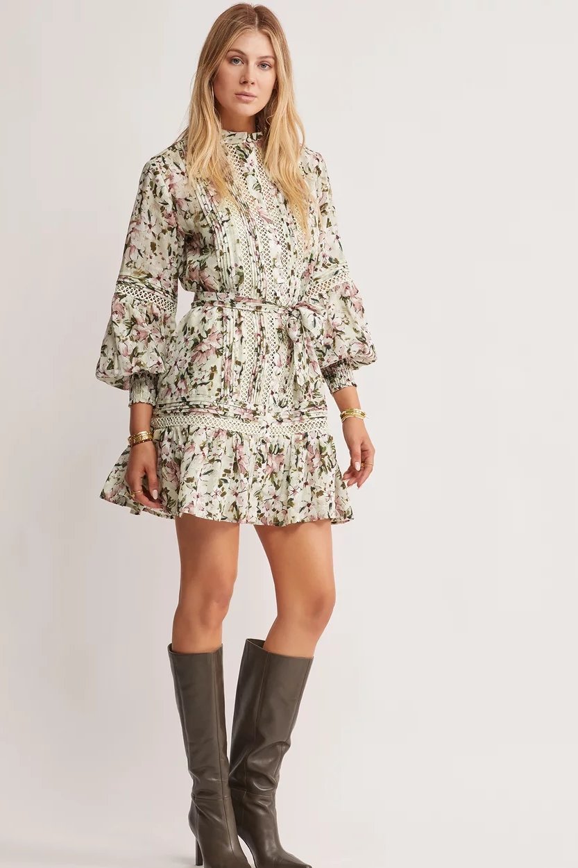Avelena | Bedrucktes Minikleid mit Gürtel