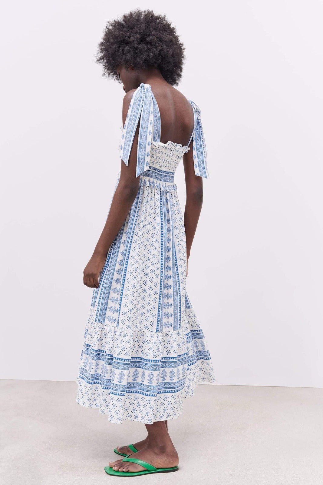 Avelena | Midikleid mit Gerafften Trägern