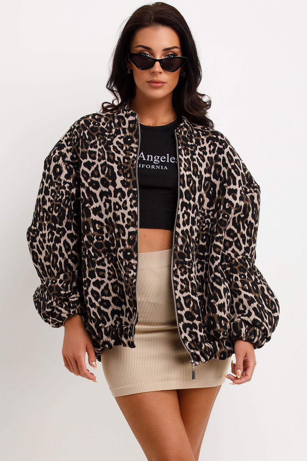 Oversized-Bomberjacke | Reißverschluss & Statement-Print | Modische Coolness